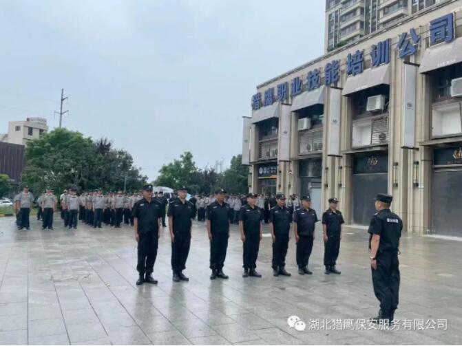 大練精兵強(qiáng)素質(zhì)，規(guī)范隊(duì)伍樹形象