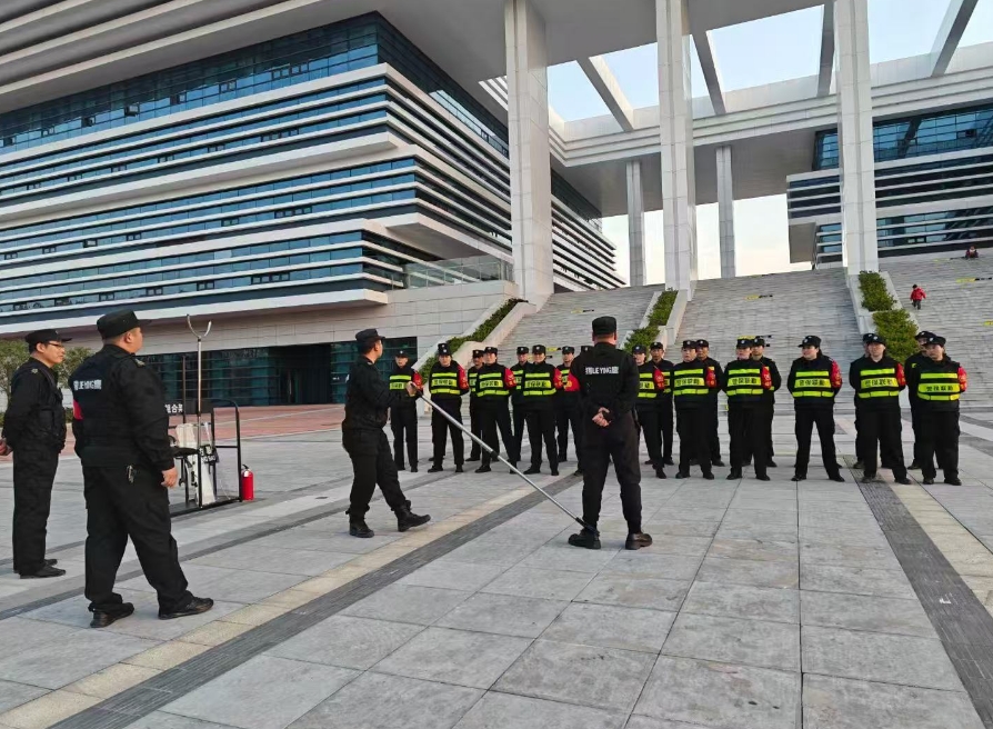 3月19日，湖北獵鷹保安服務(wù)有限公司棗陽分公司在七館合一開展專項(xiàng)培訓(xùn)